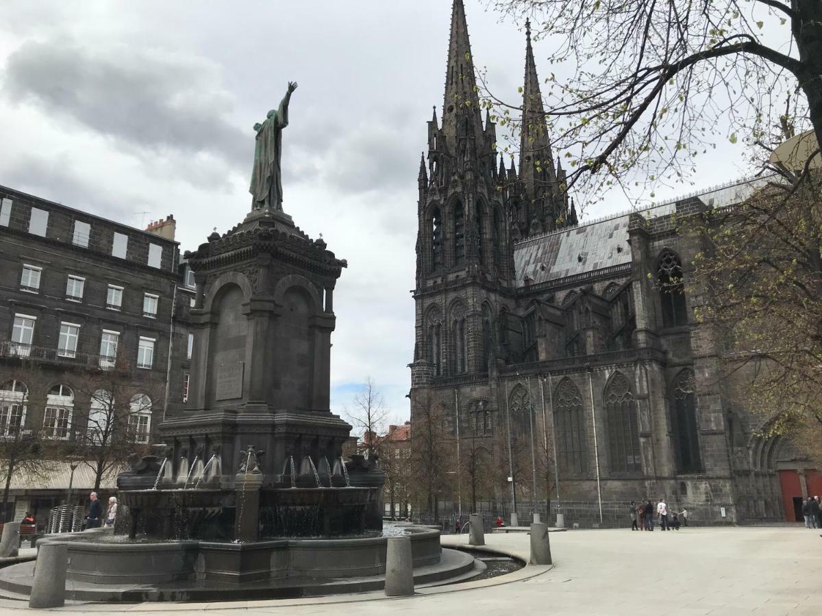 Nid Douillet Sur Plateau Central Clermont-Ferrand Eksteriør bilde